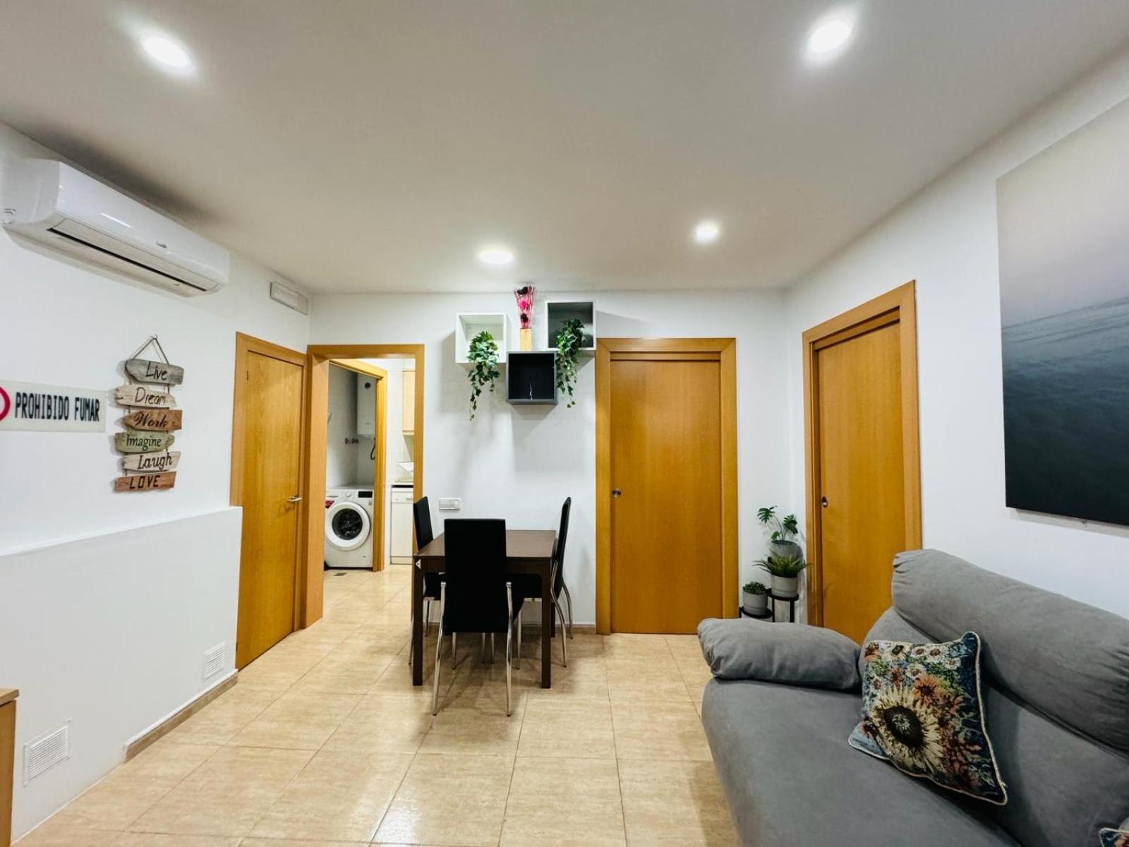 Near To Beach And Barcelona Sant Adria de Besos Ngoại thất bức ảnh